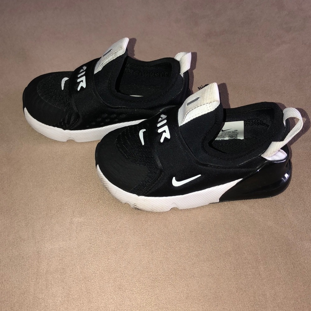 Sneakers - Picture 2 of 5